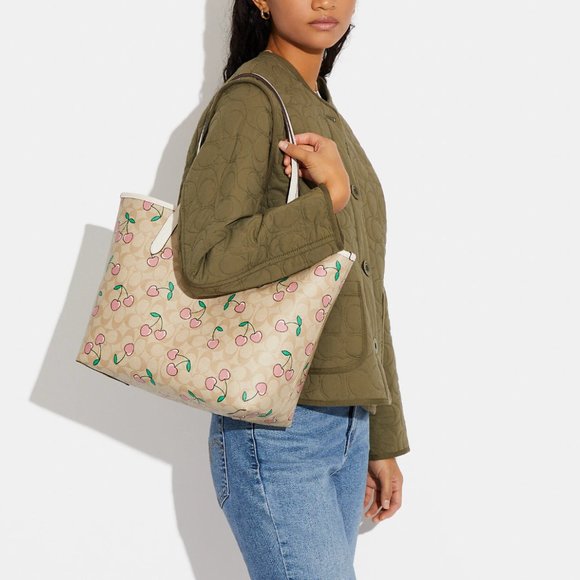 NWT Coach City Tote In Signature Canvas With Heart Cherry Print - Picture 2 of 7
